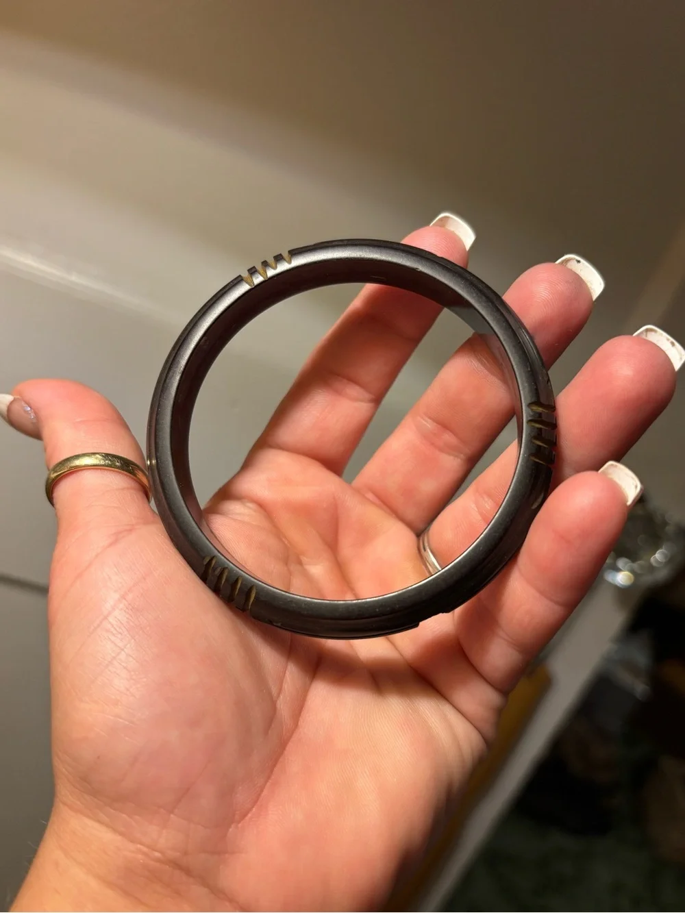 Vintage Carved Bakelite Bangle Bracelet - Dark Brown